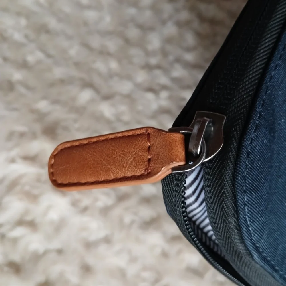 *PKG LAPTOP CASE - Picture 7 of 8